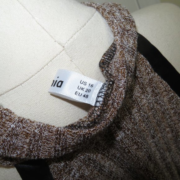 Open Shoulder Ripped Tunic Top - Picture 4 of 5